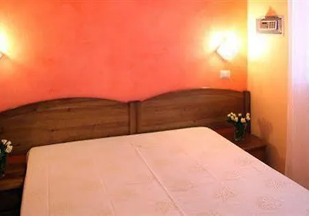 Vakantiepark Village Baia Turchese 4*